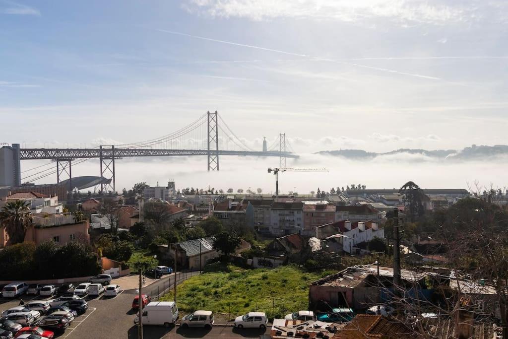 Apartment Romantic Rooftop Apart W/ River View Ac Heating Lissabon